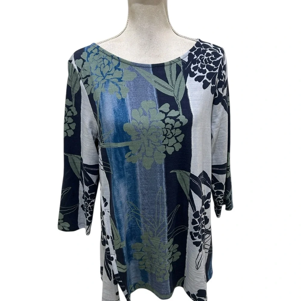 Chico's Blue, Green & Navy Floral Stripe Scoop Neck Top 3/4 sleeve size large - Picture 1 of 9